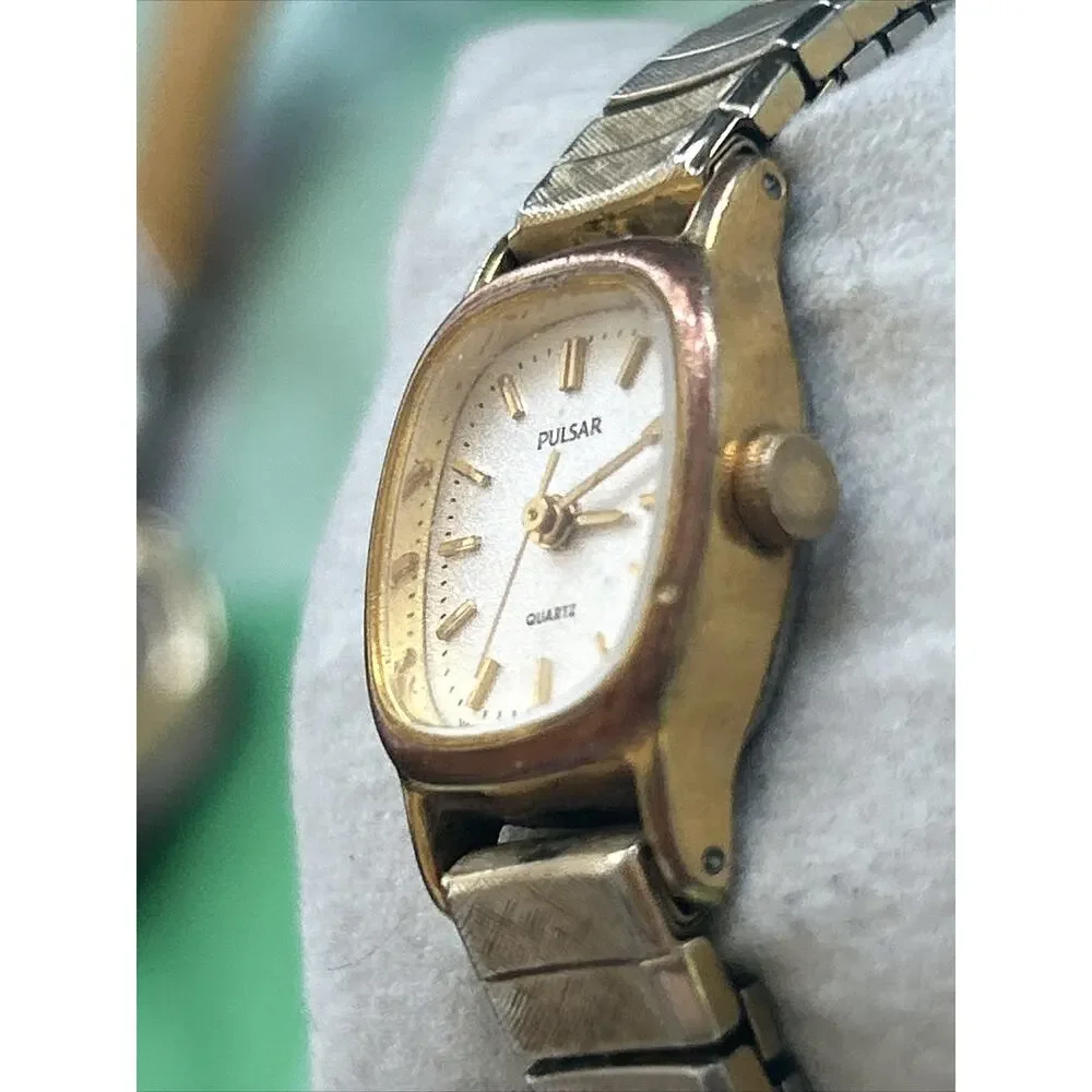 Vintage Pulsar Gold Tone Women’s Quartz Watch V401-5010